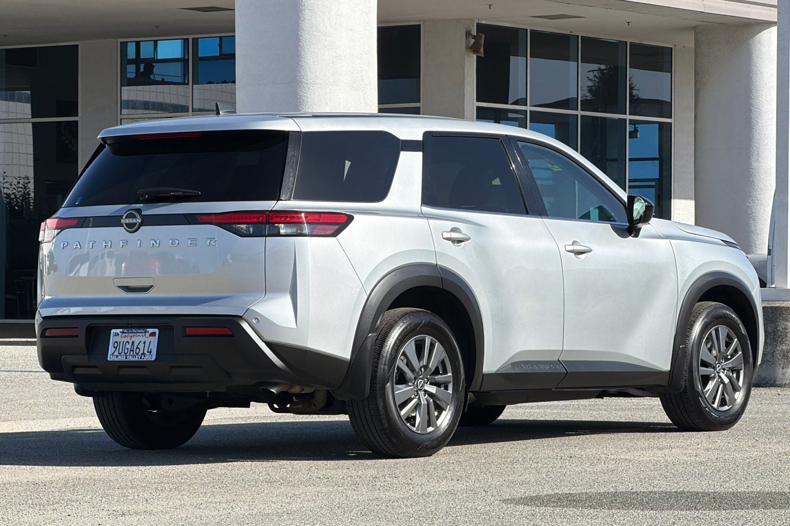 2025 Nissan Pathfinder S