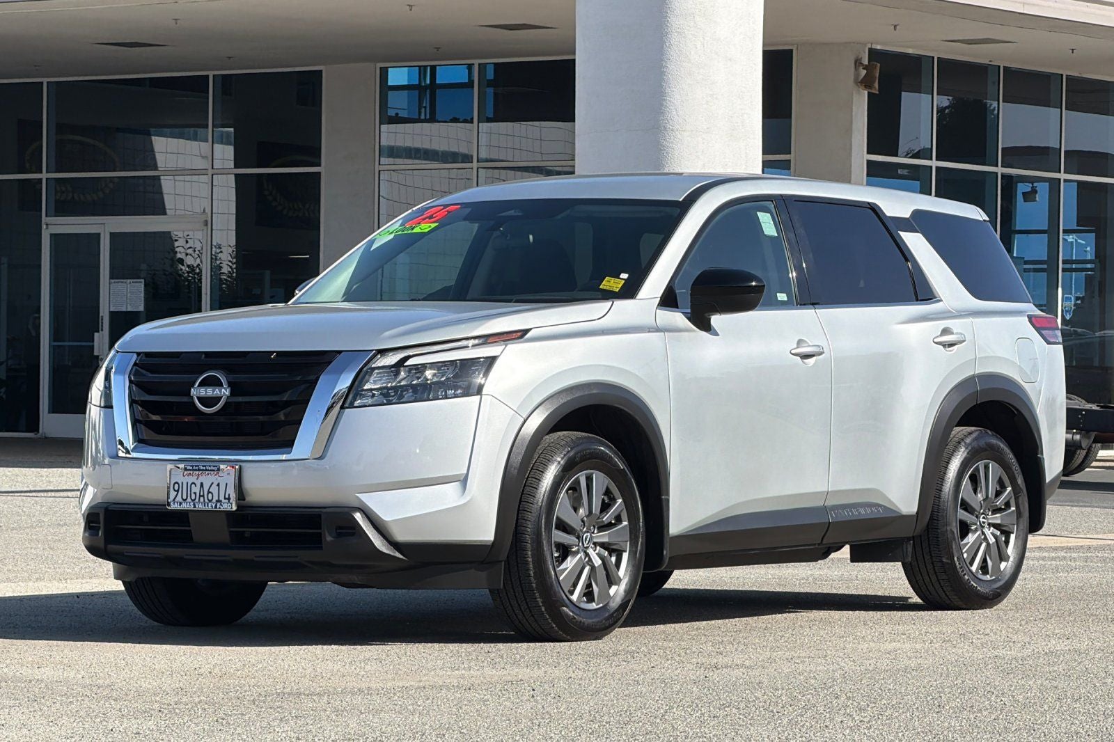 2025 Nissan Pathfinder S