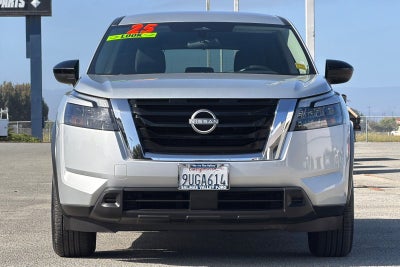 2025 Nissan Pathfinder S