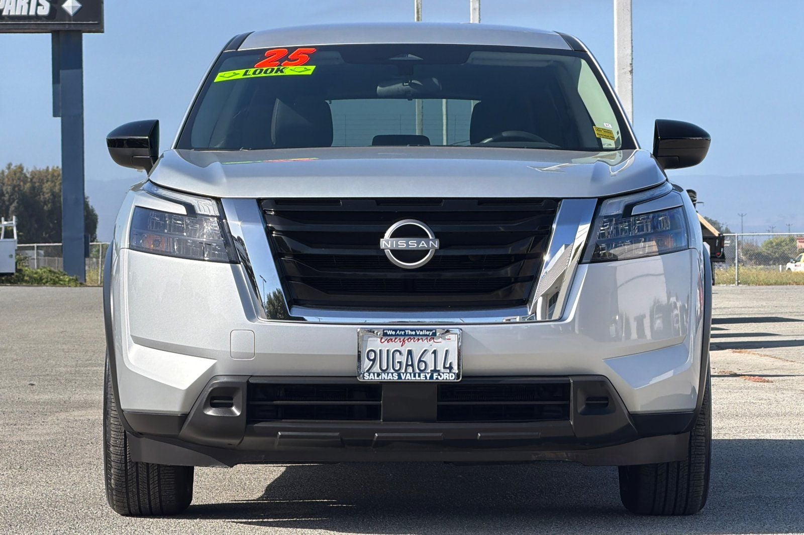 2025 Nissan Pathfinder S