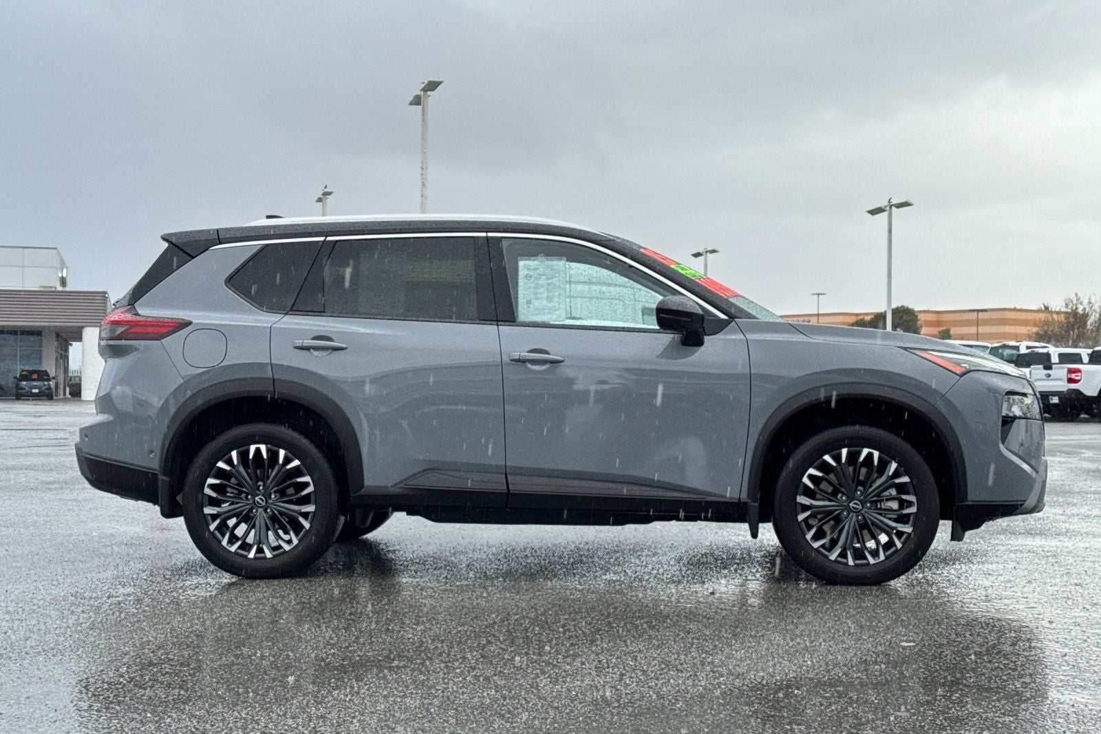 2025 Nissan Rogue SL