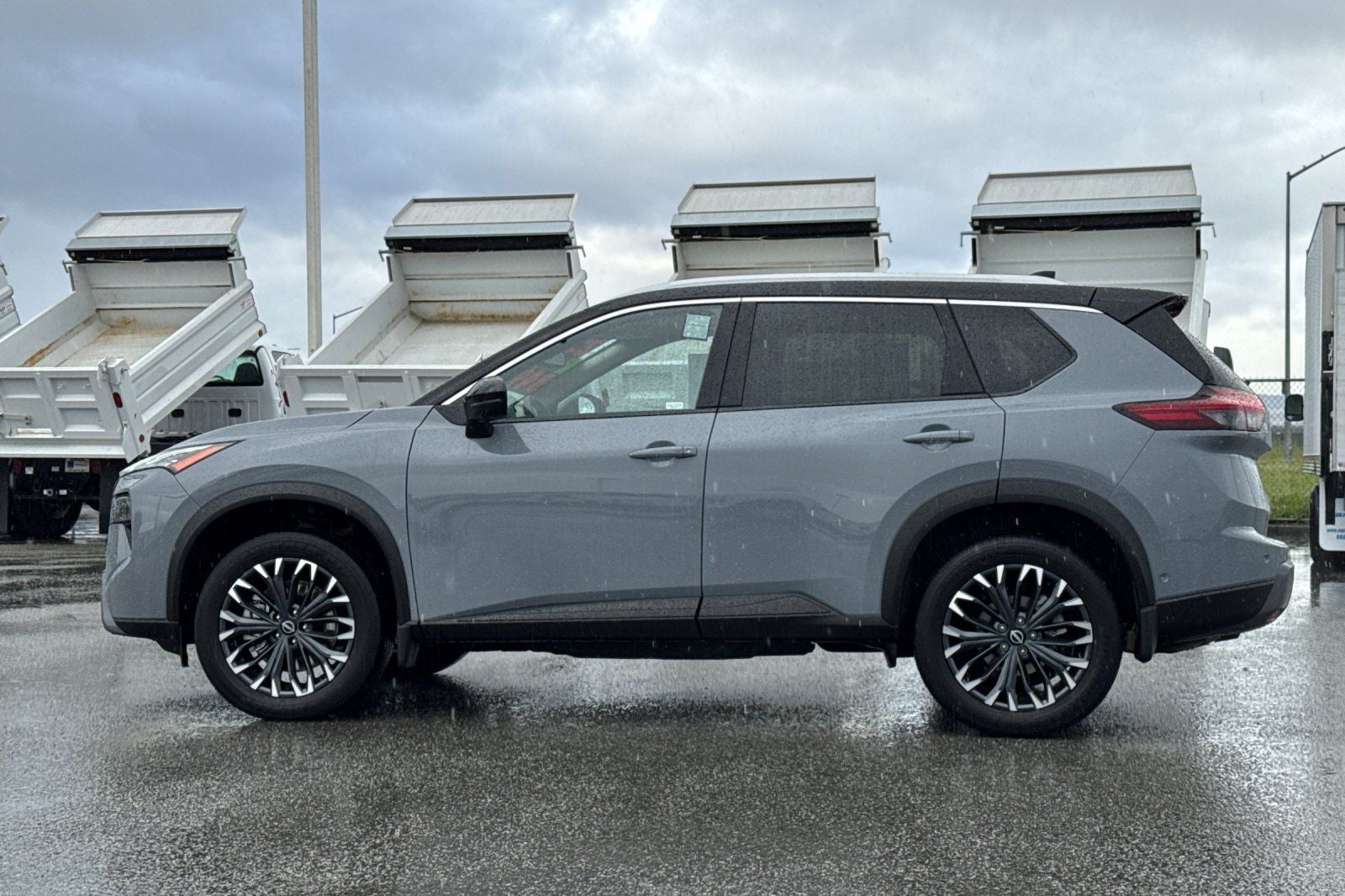 2025 Nissan Rogue SL