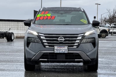 2025 Nissan Rogue SL