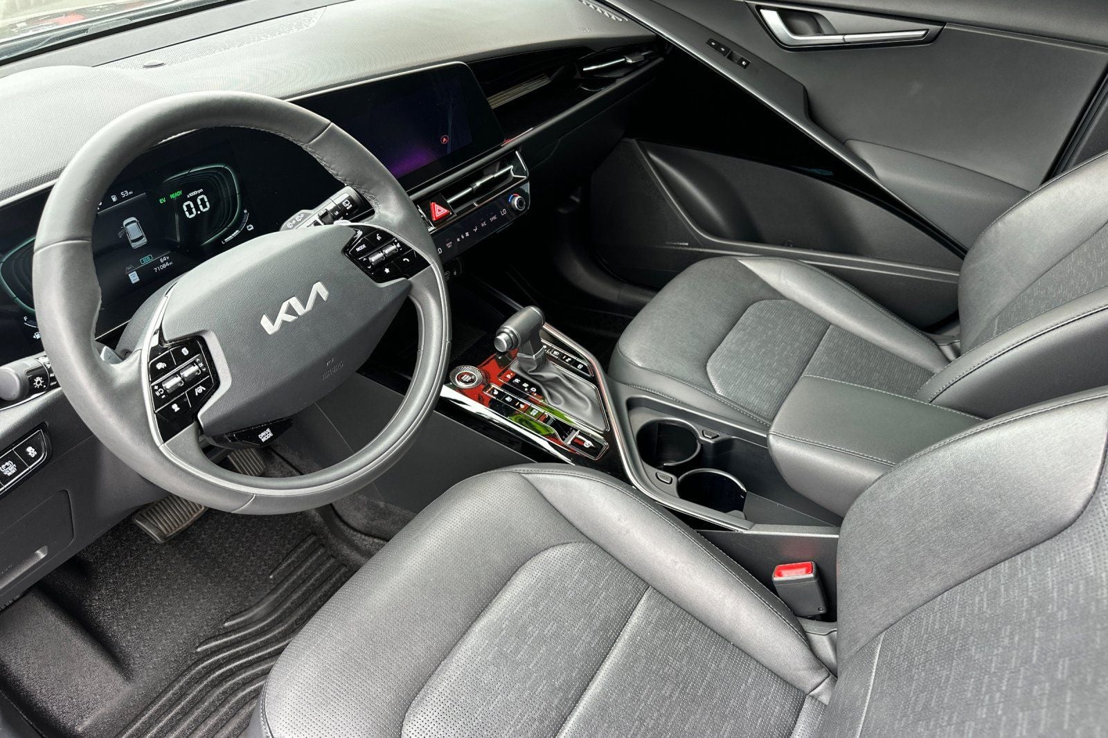 2023 Kia Niro SX