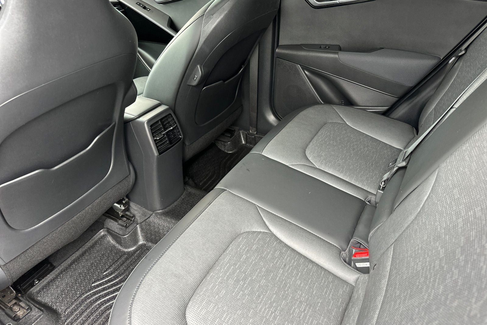 2023 Kia Niro SX
