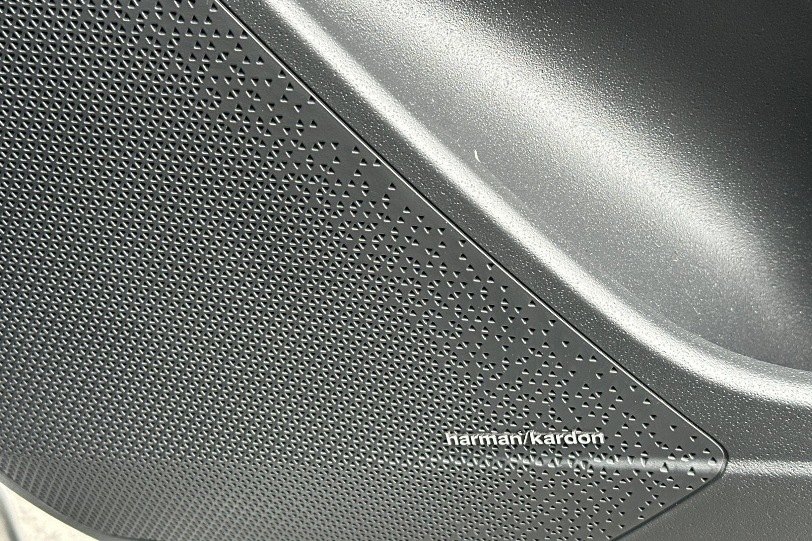 2023 Kia Niro SX