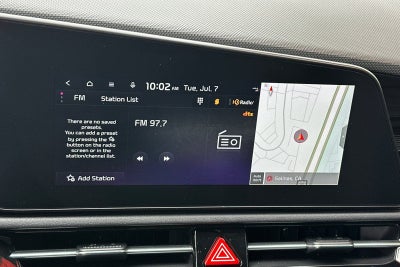 2023 Kia Niro SX