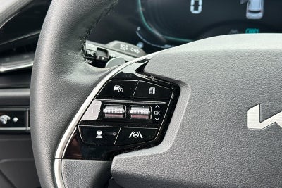 2023 Kia Niro SX