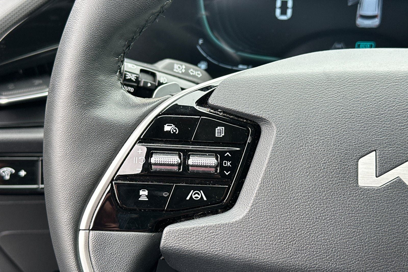 2023 Kia Niro SX
