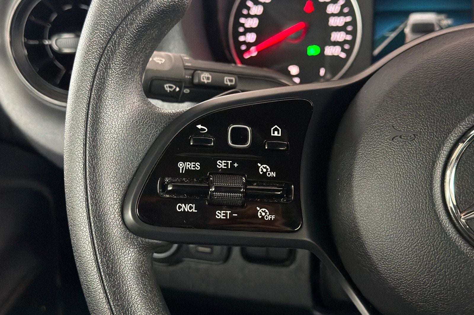 2024 Mercedes-Benz Sprinter 2500 Passenger 144 WB 4MATIC®