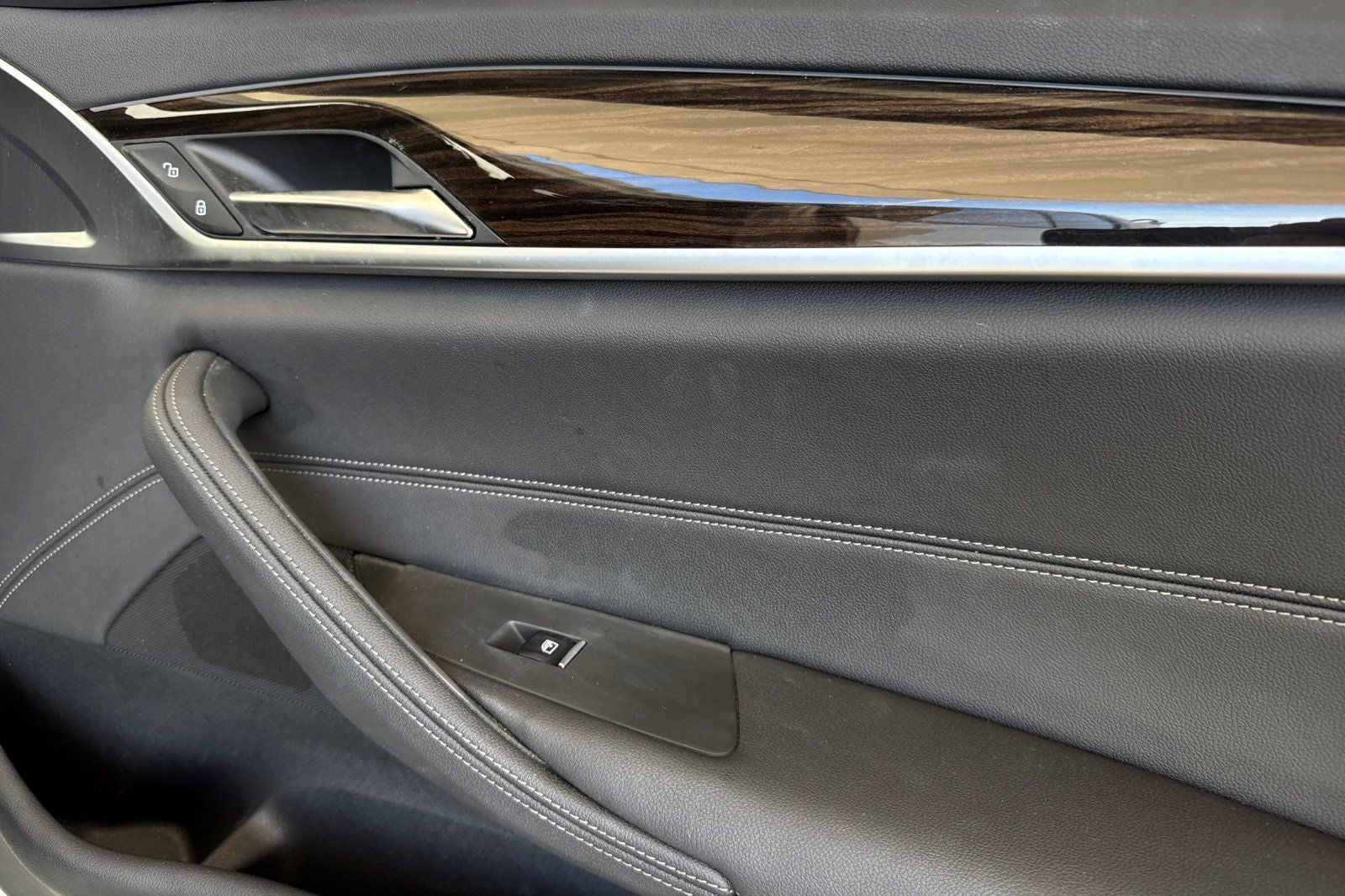 2023 BMW 5 Series 530i